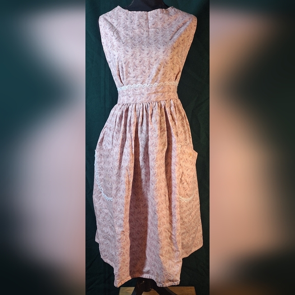 Other - Vintage Homemade Pioneer Apron in Pink with a Delicate Print